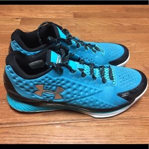 Men’s Under Armor Curry One Low Basketball Shoes